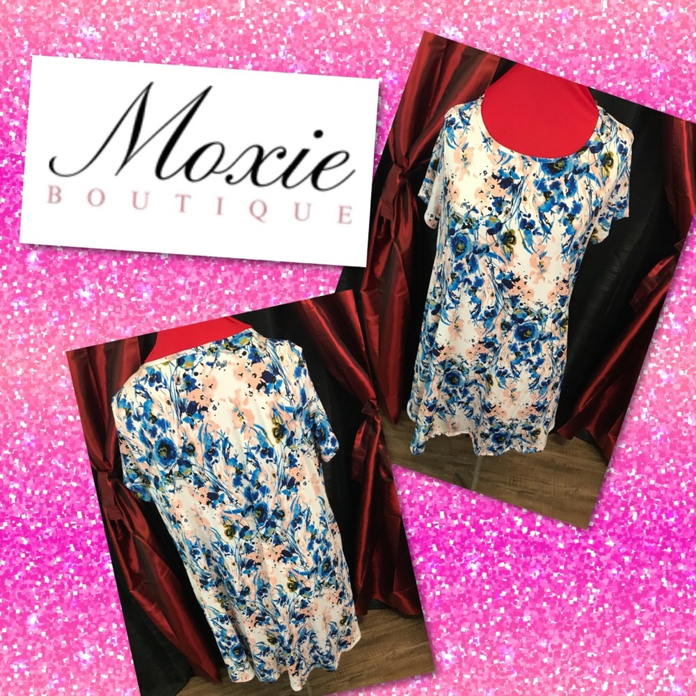 Short sleeved floral tunic
